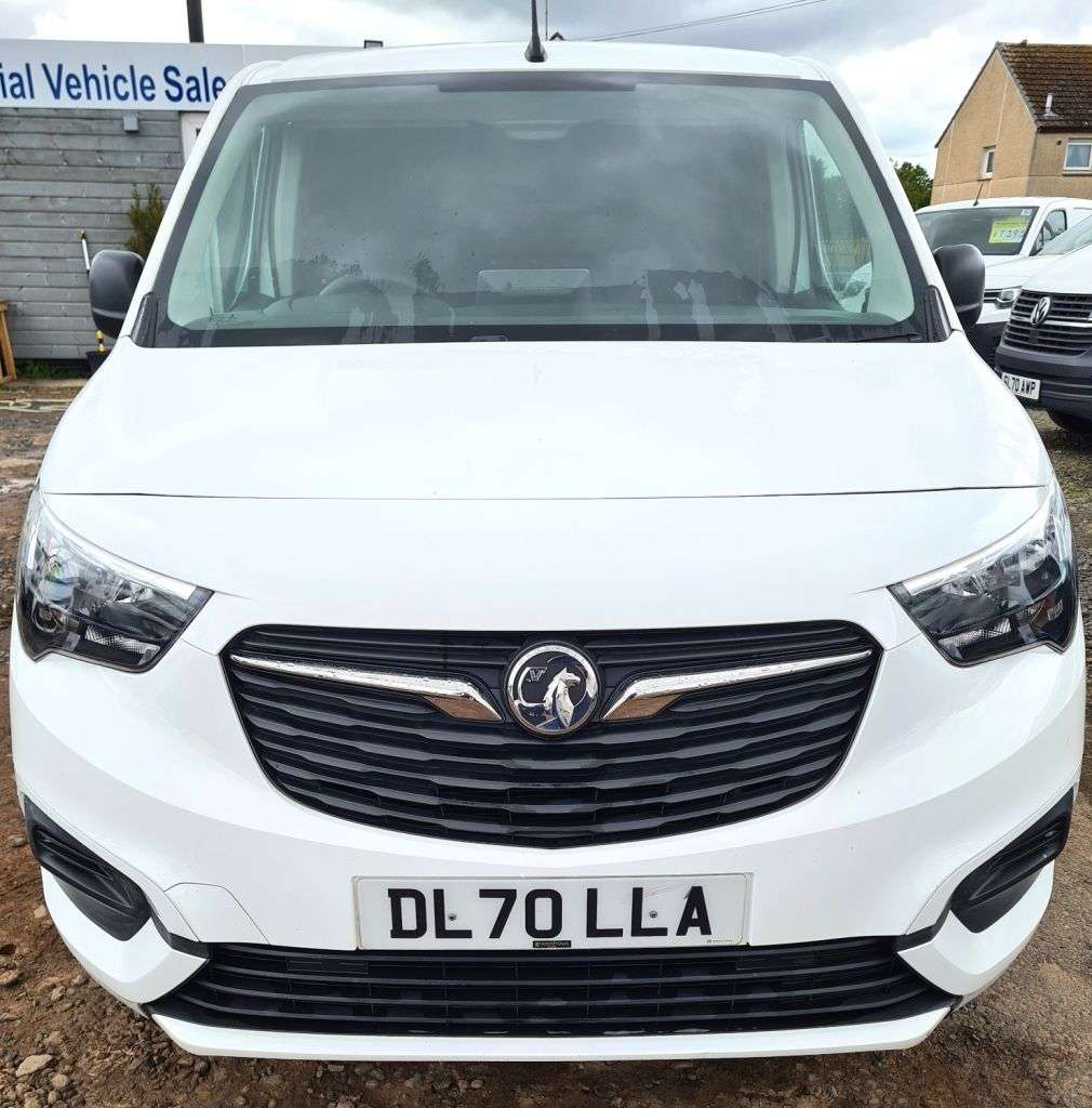 A 2020 VAUXHALL COMBO 1.6 Turbo D 2300 Sportive Panel Van 4dr Diesel Manual L1 H1 Euro 6 (s/s) (1 A 2020 VAUXHALL COMBO 1.6 Turbo D 2300 Sportive Panel Van 4dr Diesel Manual L1 H1 Euro 6 (s/s) (1