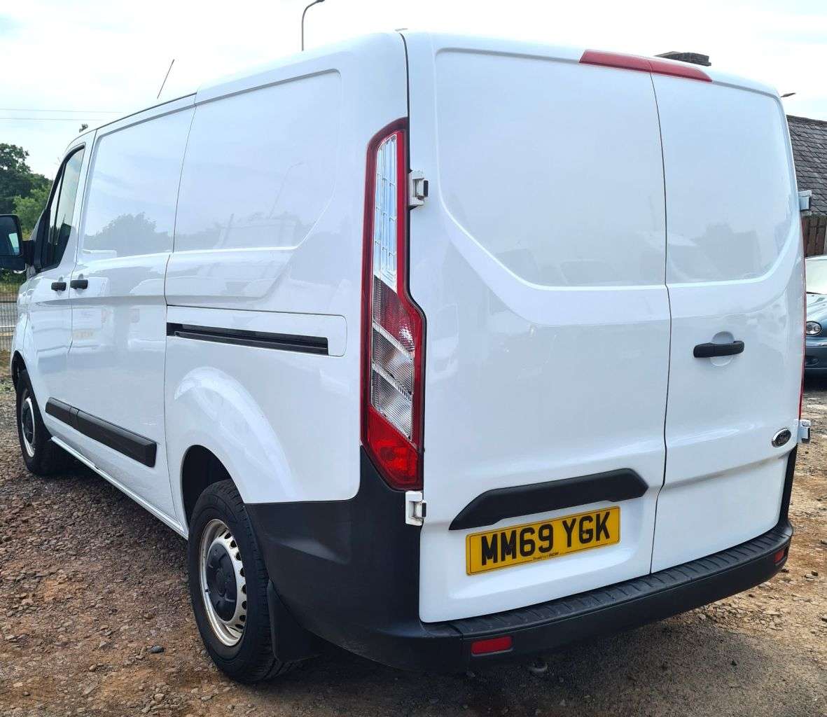 A 2022 FORD TRANSIT CUSTOM 2.0 300 EcoBlue Limited Panel Van 5dr Diesel Manual L2 H1 Euro 6 (s/s) (130 A 2022 FORD TRANSIT CUSTOM 2.0 300 EcoBlue Limited Panel Van 5dr Diesel Manual L2 H1 Euro 6 (s/s) (130