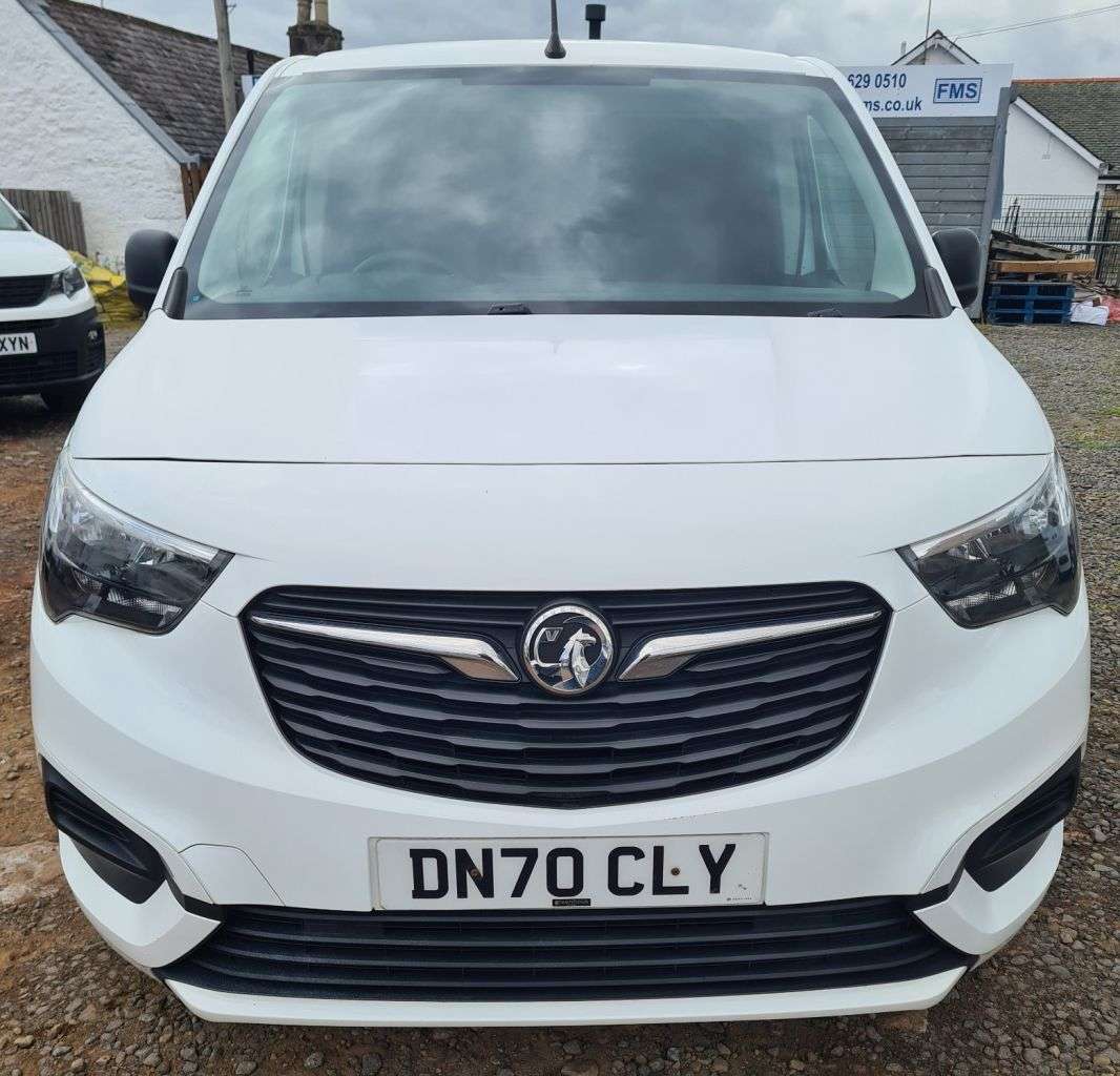 A 2020 VAUXHALL COMBO 1.5 Turbo D 2300 Sportive Panel Van 4dr Diesel Manual L2 H1 Euro 6 (s/s) (1 A 2020 VAUXHALL COMBO 1.5 Turbo D 2300 Sportive Panel Van 4dr Diesel Manual L2 H1 Euro 6 (s/s) (1