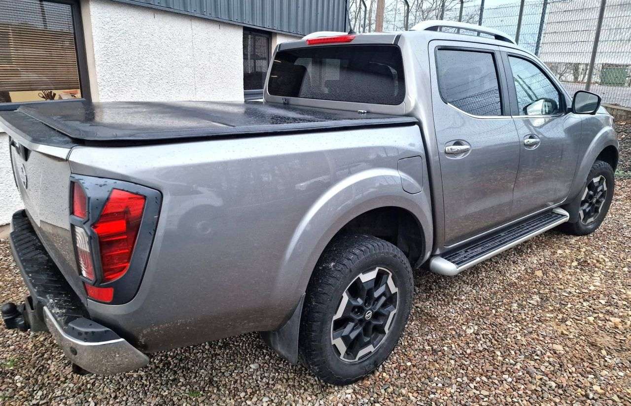 A 2020 NISSAN NAVARA 2.3 dCi Tekna Pickup Double Cab 4dr Diesel Auto 4WD Euro 6 (190 ps) A 2020 NISSAN NAVARA 2.3 dCi Tekna Pickup Double Cab 4dr Diesel Auto 4WD Euro 6 (190 ps)