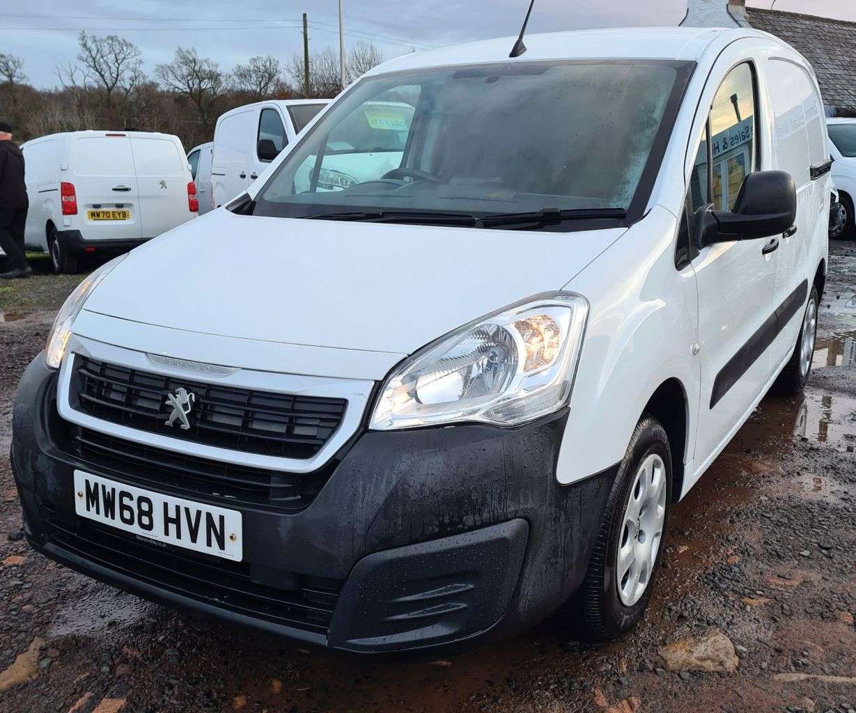 A 2018 PEUGEOT PARTNER 1.6 BlueHDi 855 Professional Panel Van 5dr Diesel Manual L1 Stop & Start (1 A 2018 PEUGEOT PARTNER 1.6 BlueHDi 855 Professional Panel Van 5dr Diesel Manual L1 Stop & Start (1