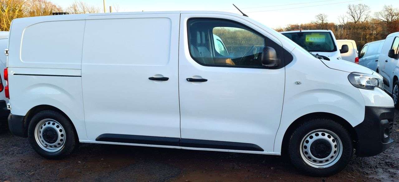 A 2020 PEUGEOT EXPERT 1.5 BlueHDi 1000 Professional Standard Panel Van 6dr Diesel Manual MWB Euro A 2020 PEUGEOT EXPERT 1.5 BlueHDi 1000 Professional Standard Panel Van 6dr Diesel Manual MWB Euro