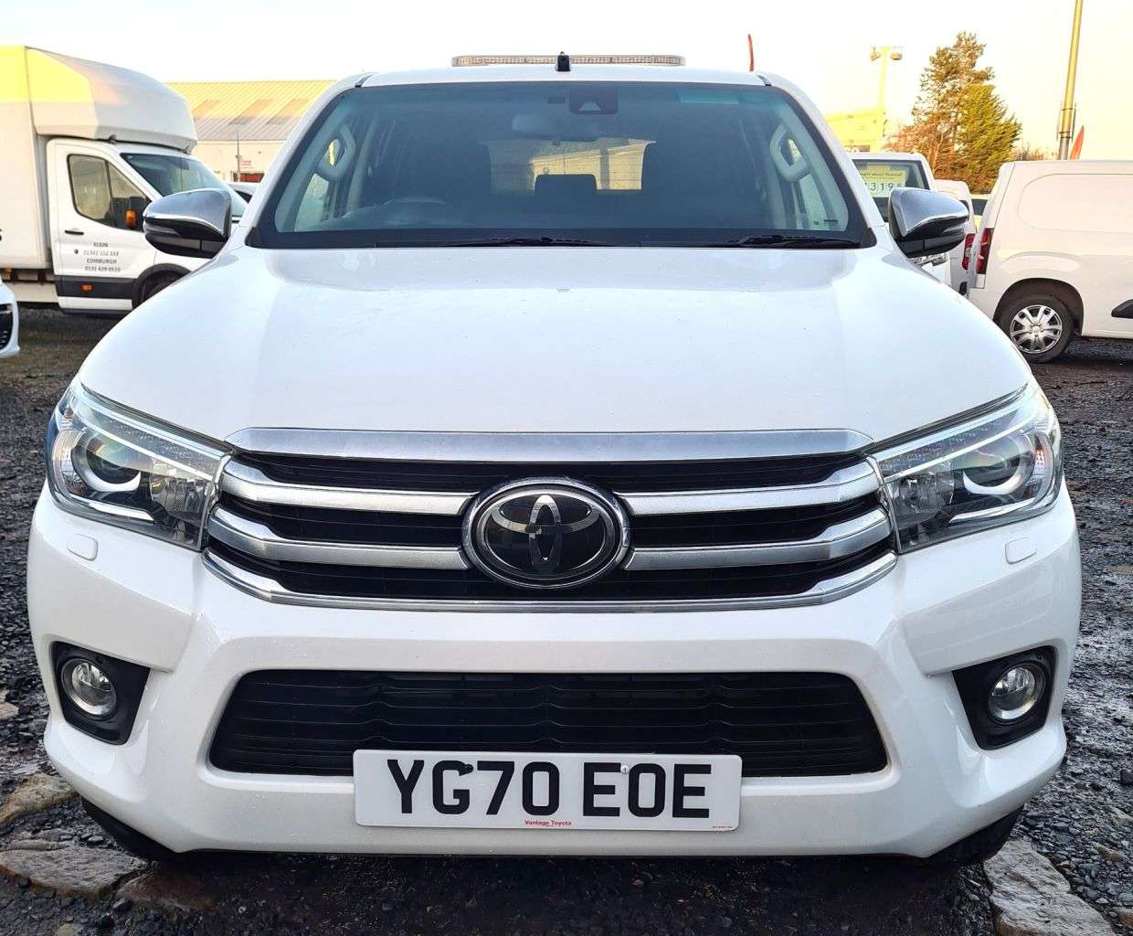 A 2020 TOYOTA HI-LUX 2.4 D-4D Invincible Pickup Double Cab 4dr Diesel Auto 4WD Euro 6 (s/s) (TSS A 2020 TOYOTA HI-LUX 2.4 D-4D Invincible Pickup Double Cab 4dr Diesel Auto 4WD Euro 6 (s/s) (TSS