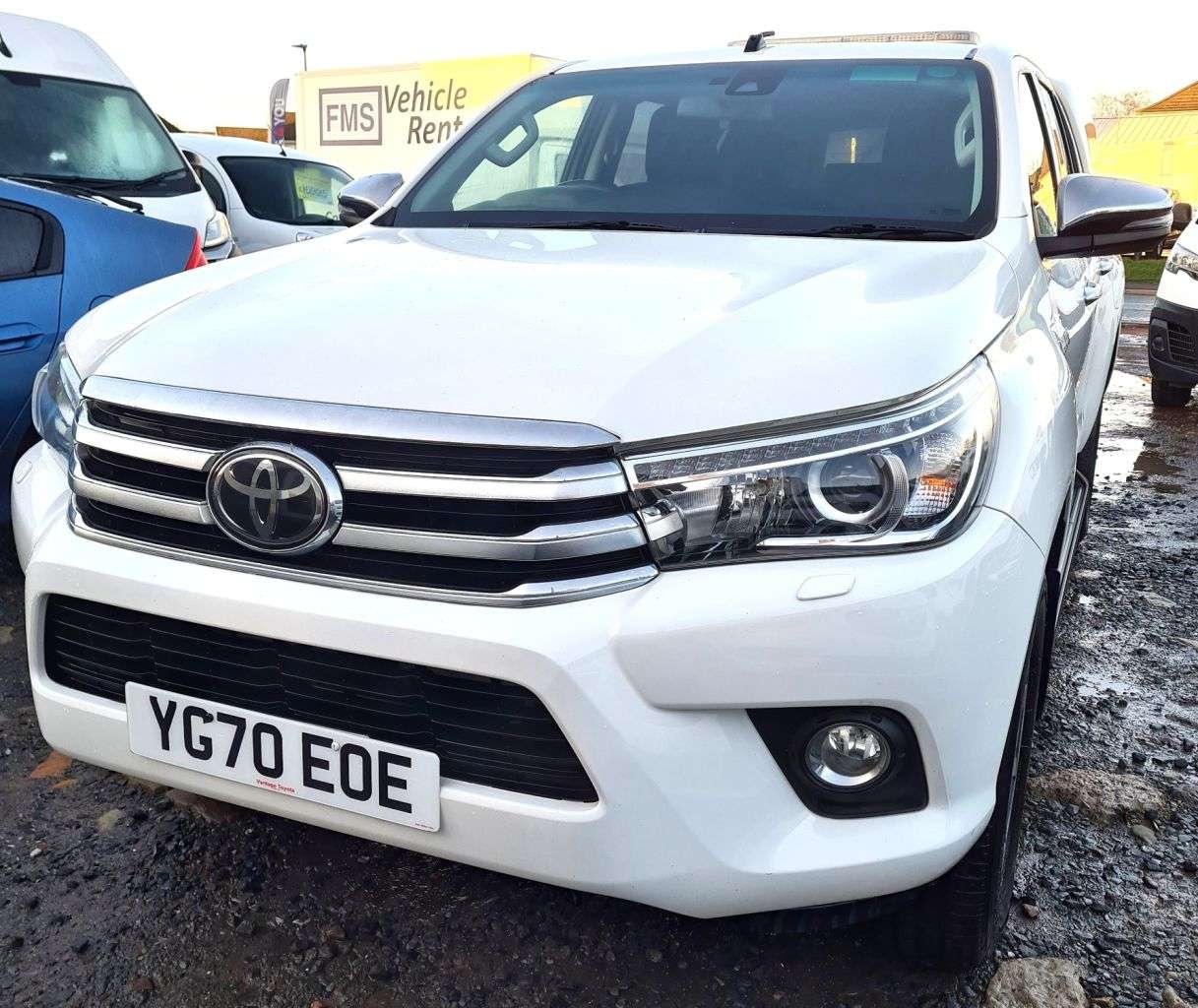 A 2020 TOYOTA HI-LUX 2.4 D-4D Invincible Pickup Double Cab 4dr Diesel Auto 4WD Euro 6 (s/s) (TSS A 2020 TOYOTA HI-LUX 2.4 D-4D Invincible Pickup Double Cab 4dr Diesel Auto 4WD Euro 6 (s/s) (TSS