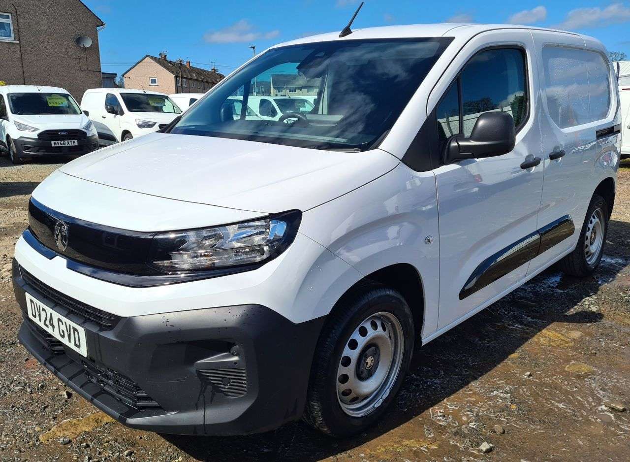 A 2024 VAUXHALL COMBO 1.5 Turbo D 2300 Prime Panel Van 5dr Diesel Manual SWB Euro 6 (s/s) (100 ps A 2024 VAUXHALL COMBO 1.5 Turbo D 2300 Prime Panel Van 5dr Diesel Manual SWB Euro 6 (s/s) (100 ps