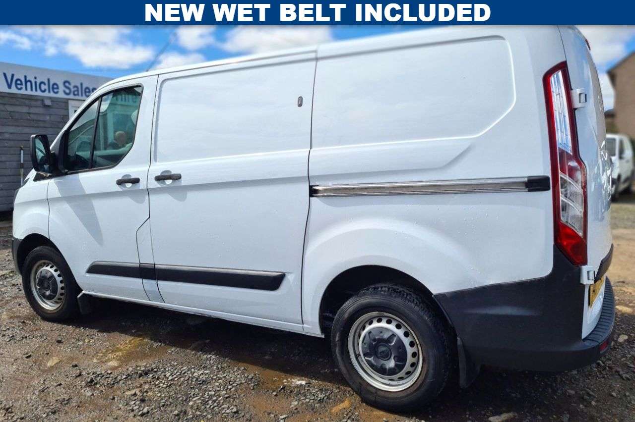 A 2017 FORD TRANSIT CUSTOM 2.0 TDCi 290 Panel Van 5dr Diesel Manual L1 H1 (157 g/km, 104 bhp) A 2017 FORD TRANSIT CUSTOM 2.0 TDCi 290 Panel Van 5dr Diesel Manual L1 H1 (157 g/km, 104 bhp)
