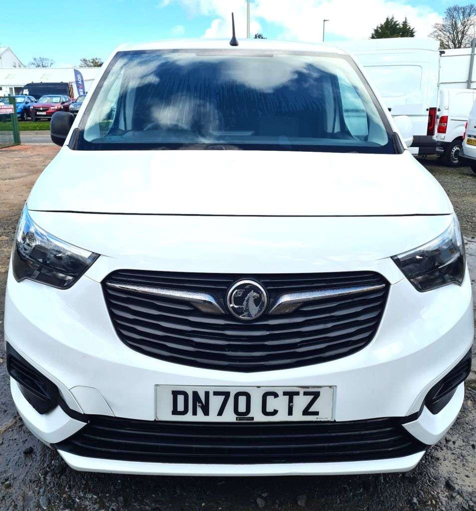 A 2020 VAUXHALL COMBO 1.5 Turbo D 2300 Sportive Panel Van 4dr Diesel Manual L2 H1 Euro 6 (s/s) (1 A 2020 VAUXHALL COMBO 1.5 Turbo D 2300 Sportive Panel Van 4dr Diesel Manual L2 H1 Euro 6 (s/s) (1
