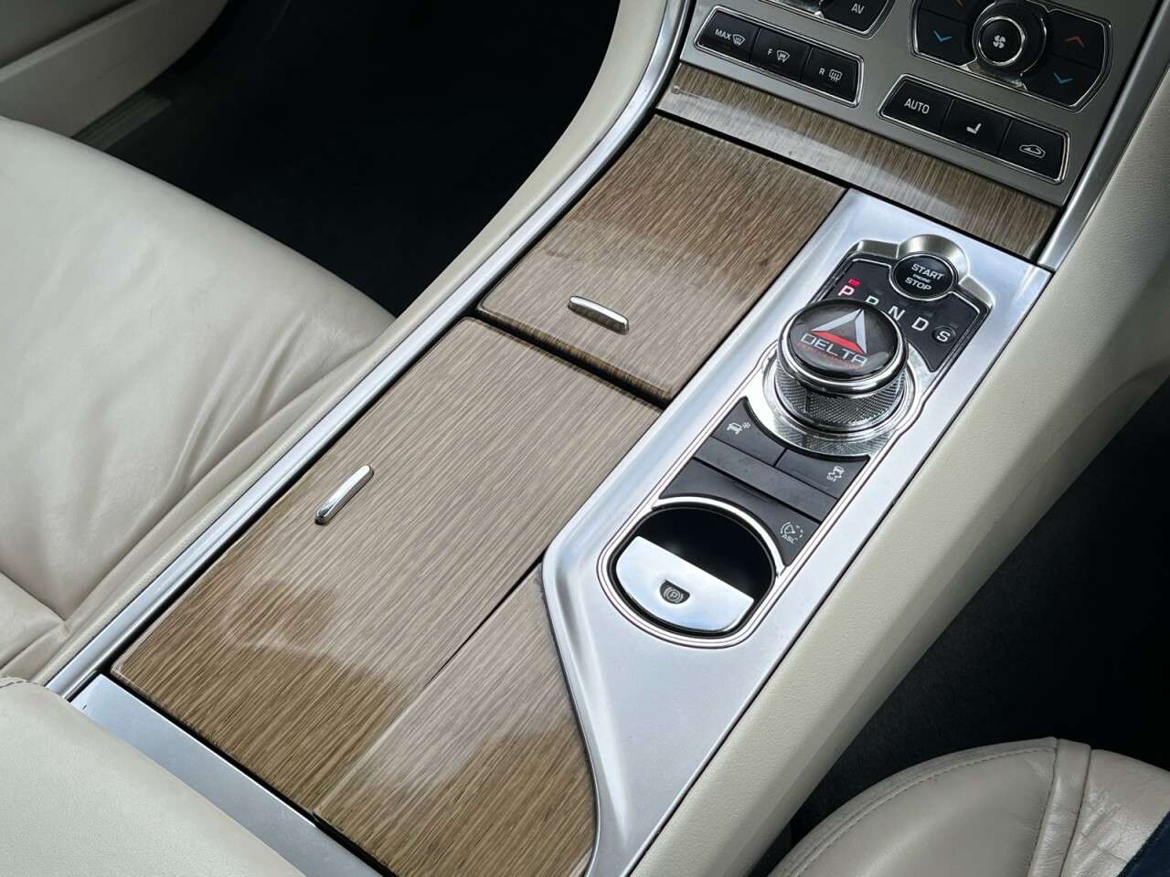 2013 JAGUAR XF 2013 JAGUAR XF