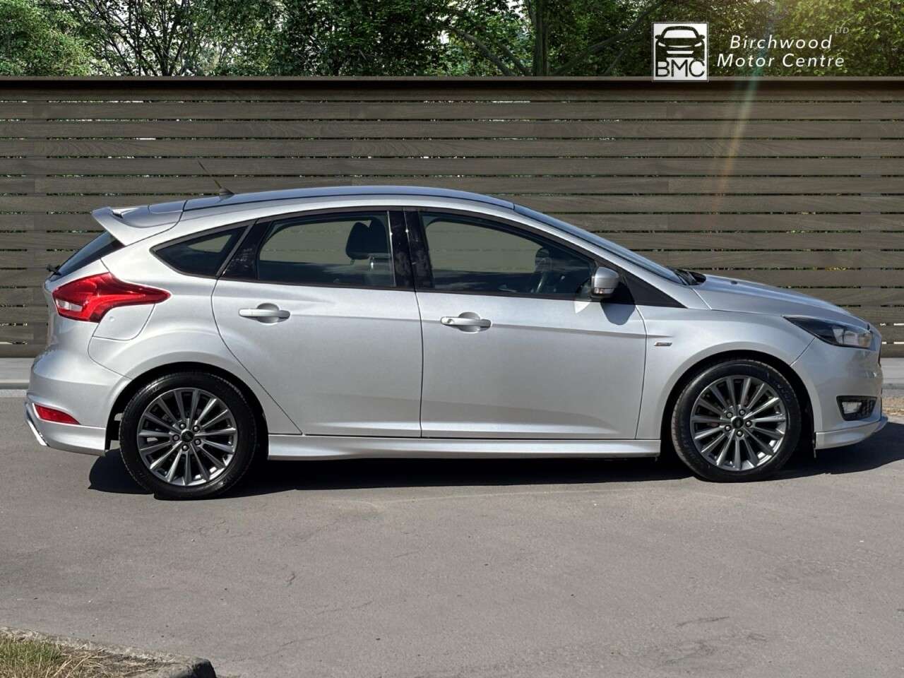 A 2018 FORD FOCUS 1.0T EcoBoost ST-Line Hatchback 5dr Petrol Manual Euro 6 (s/s) (140 ps) SER A 2018 FORD FOCUS 1.0T EcoBoost ST-Line Hatchback 5dr Petrol Manual Euro 6 (s/s) (140 ps) SER