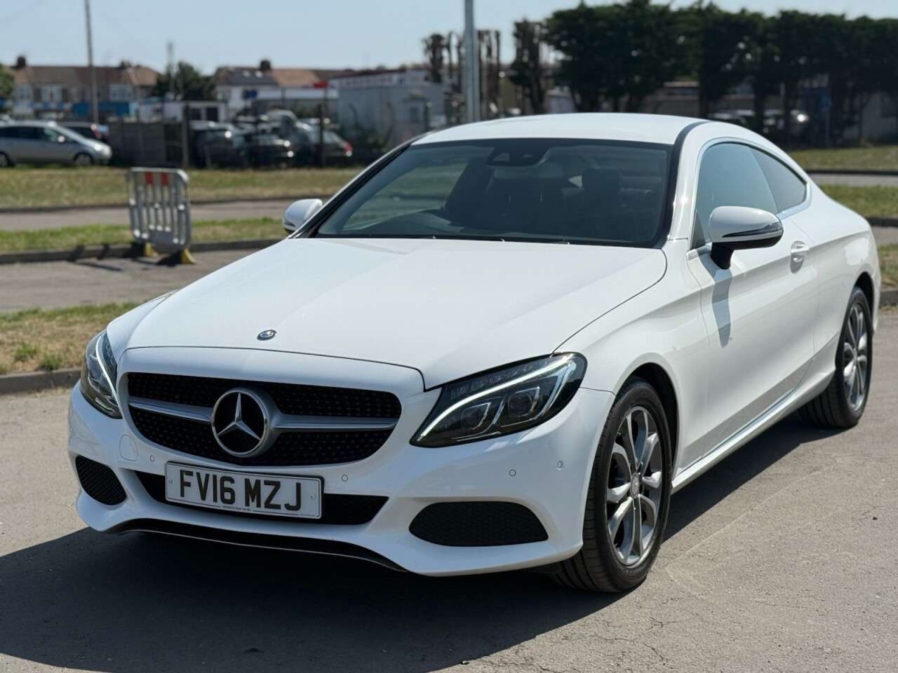 A 2016 MERCEDES-BENZ C-CLASS 2.0 C300 Sport Coupe 2dr Petrol 7G-Tronic+ Euro 6 (s/s) (245 ps) FULL SERVI A 2016 MERCEDES-BENZ C-CLASS 2.0 C300 Sport Coupe 2dr Petrol 7G-Tronic+ Euro 6 (s/s) (245 ps) FULL SERVI