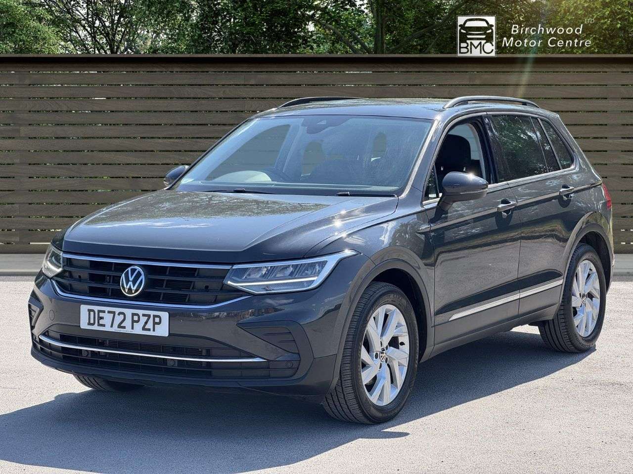 A 2022 VOLKSWAGEN TIGUAN 1.5 TSI Life SUV 5dr Petrol DSG Euro 6 (s/s) (150 ps) FULL SERVICE HISTORY A 2022 VOLKSWAGEN TIGUAN 1.5 TSI Life SUV 5dr Petrol DSG Euro 6 (s/s) (150 ps) FULL SERVICE HISTORY