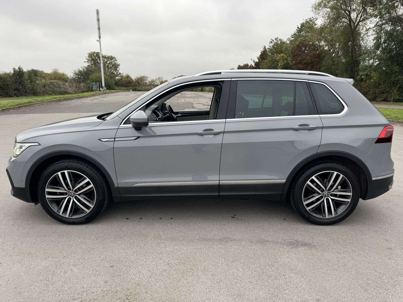 2021 VOLKSWAGEN TIGUAN 2021 VOLKSWAGEN TIGUAN