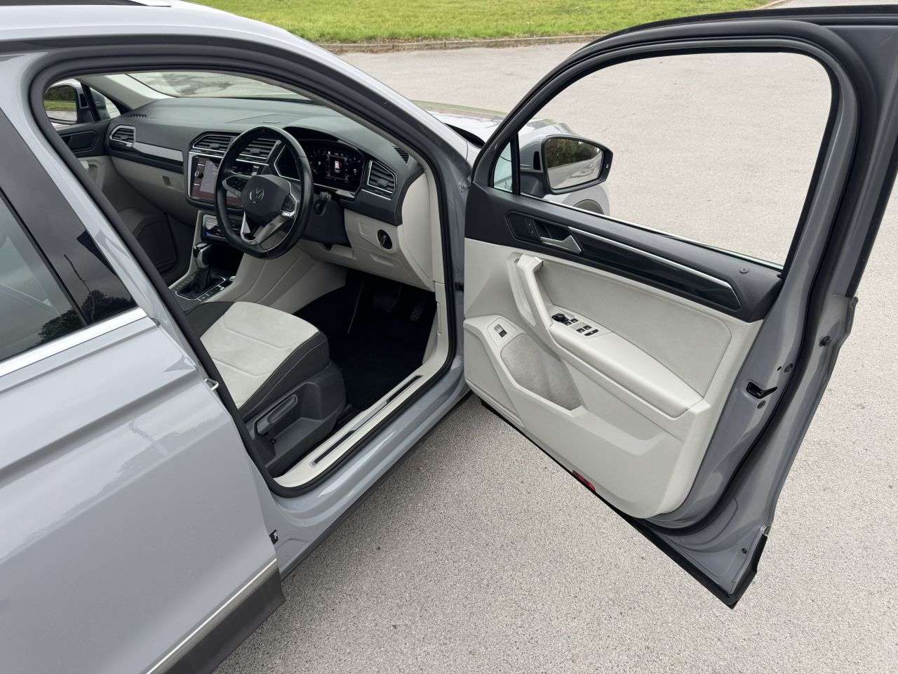 2021 VOLKSWAGEN TIGUAN 2021 VOLKSWAGEN TIGUAN