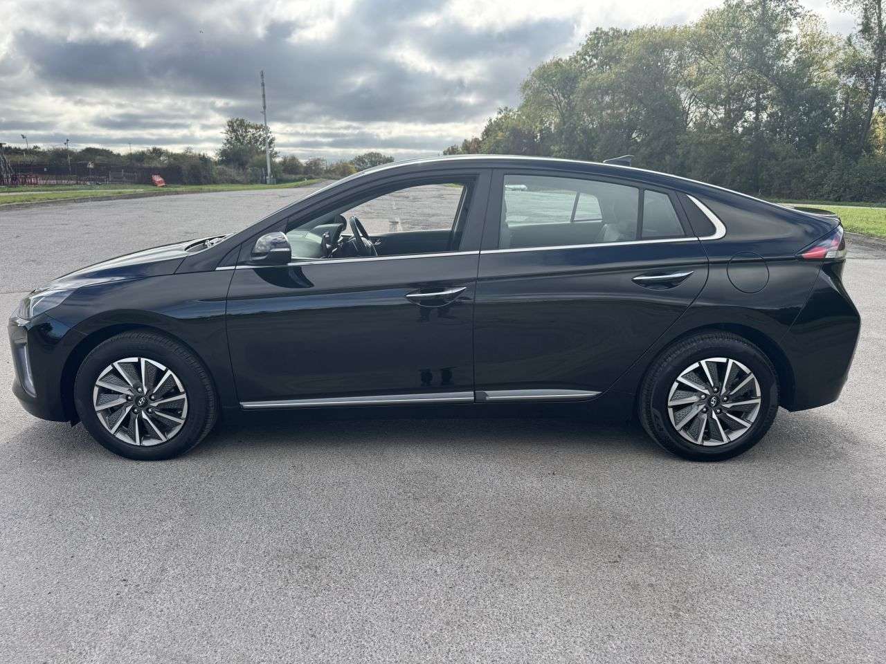 2022 HYUNDAI IONIQ 2022 HYUNDAI IONIQ