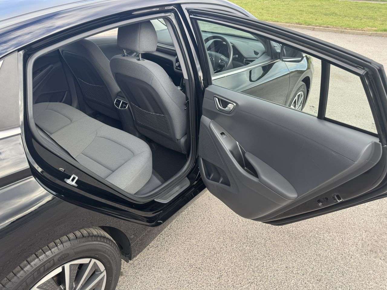 2022 HYUNDAI IONIQ 2022 HYUNDAI IONIQ