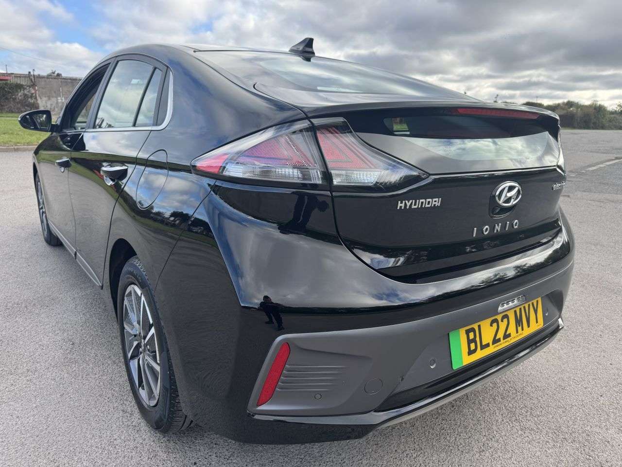 2022 HYUNDAI IONIQ 2022 HYUNDAI IONIQ