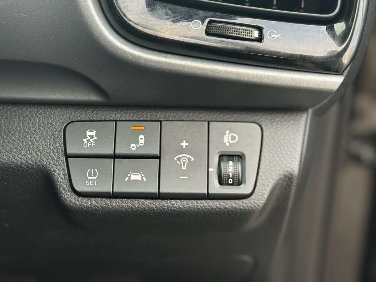 2018 KIA STONIC 2018 KIA STONIC