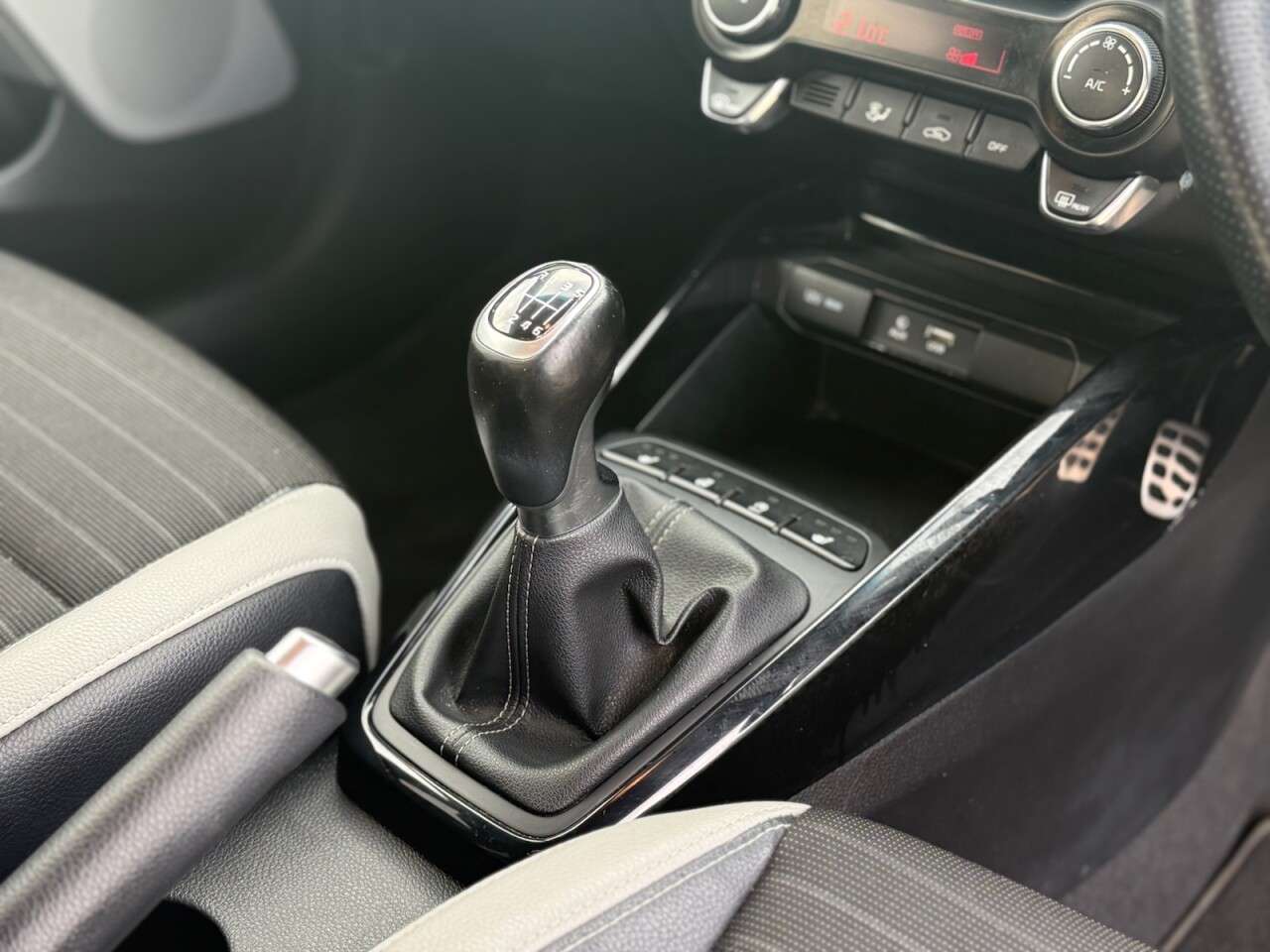 2018 KIA STONIC 2018 KIA STONIC