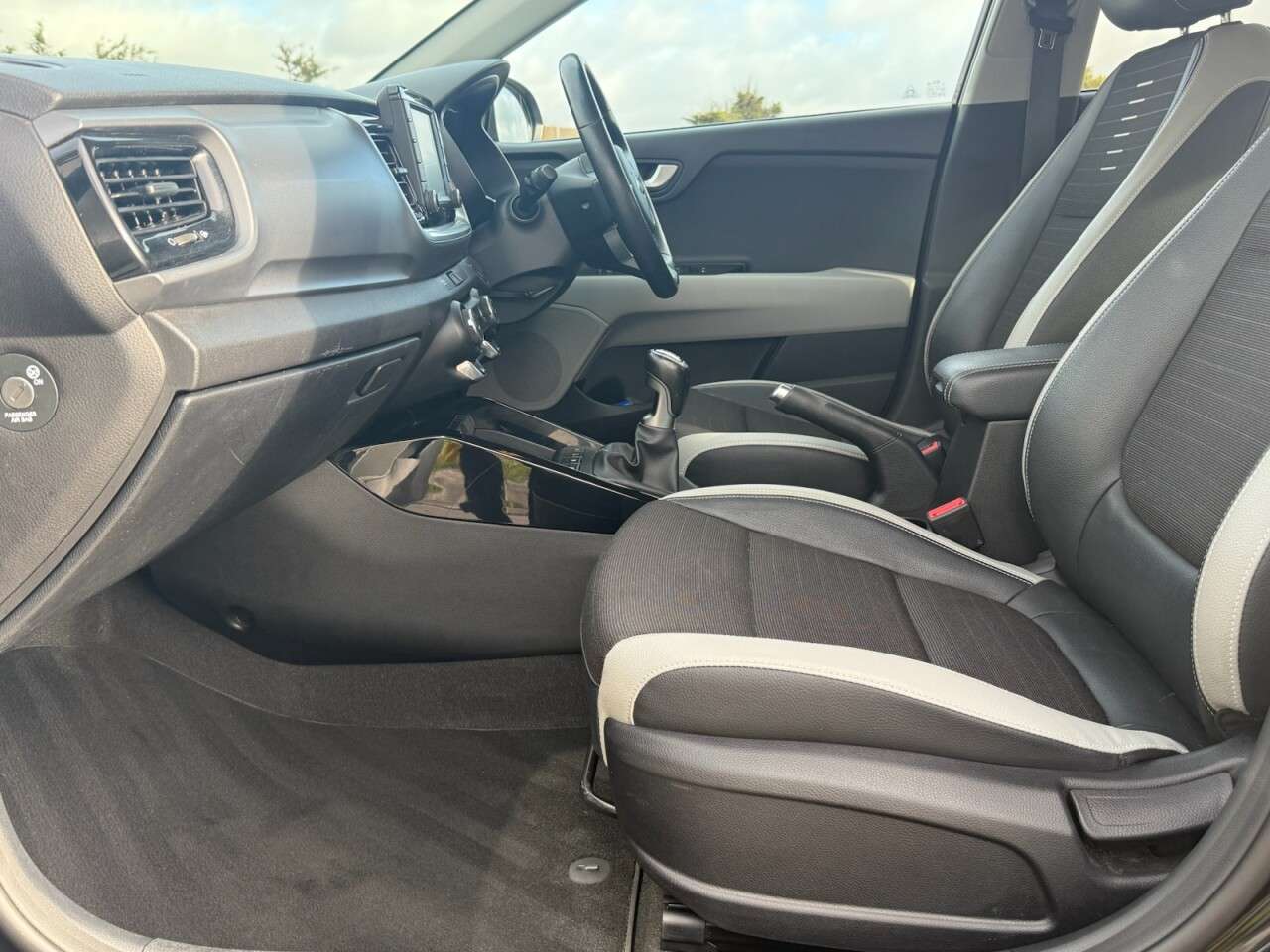 2018 KIA STONIC 2018 KIA STONIC