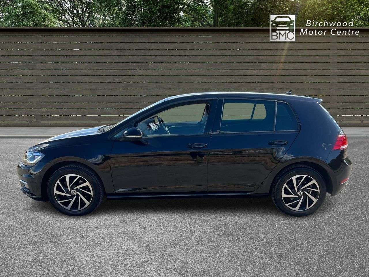 A 2020 VOLKSWAGEN GOLF 1.5 TSI EVO Match Edition Hatchback 5dr Petrol DSG Euro 6 (s/s) (150 ps) SE A 2020 VOLKSWAGEN GOLF 1.5 TSI EVO Match Edition Hatchback 5dr Petrol DSG Euro 6 (s/s) (150 ps) SE