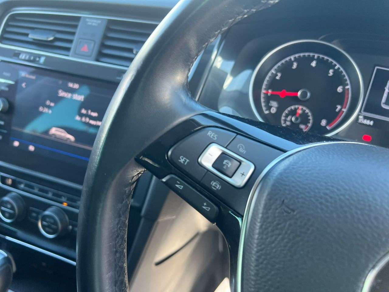 2020 VOLKSWAGEN GOLF 2020 VOLKSWAGEN GOLF