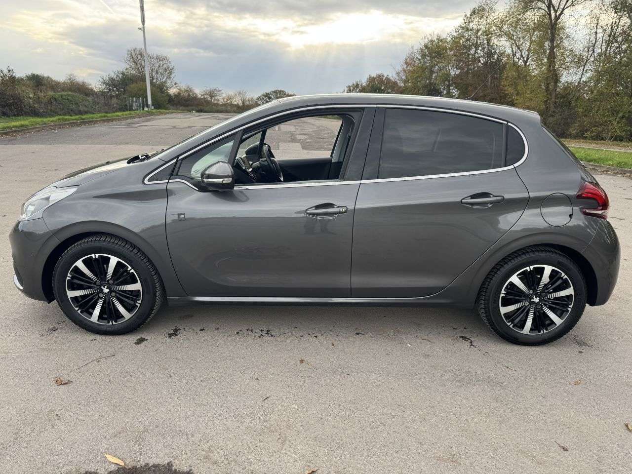 2019 PEUGEOT 208 2019 PEUGEOT 208