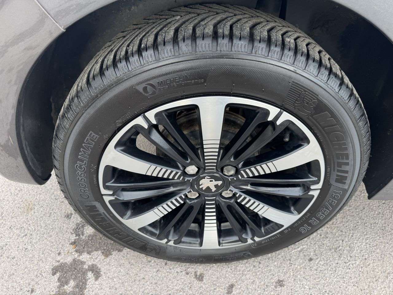 2019 PEUGEOT 208 2019 PEUGEOT 208