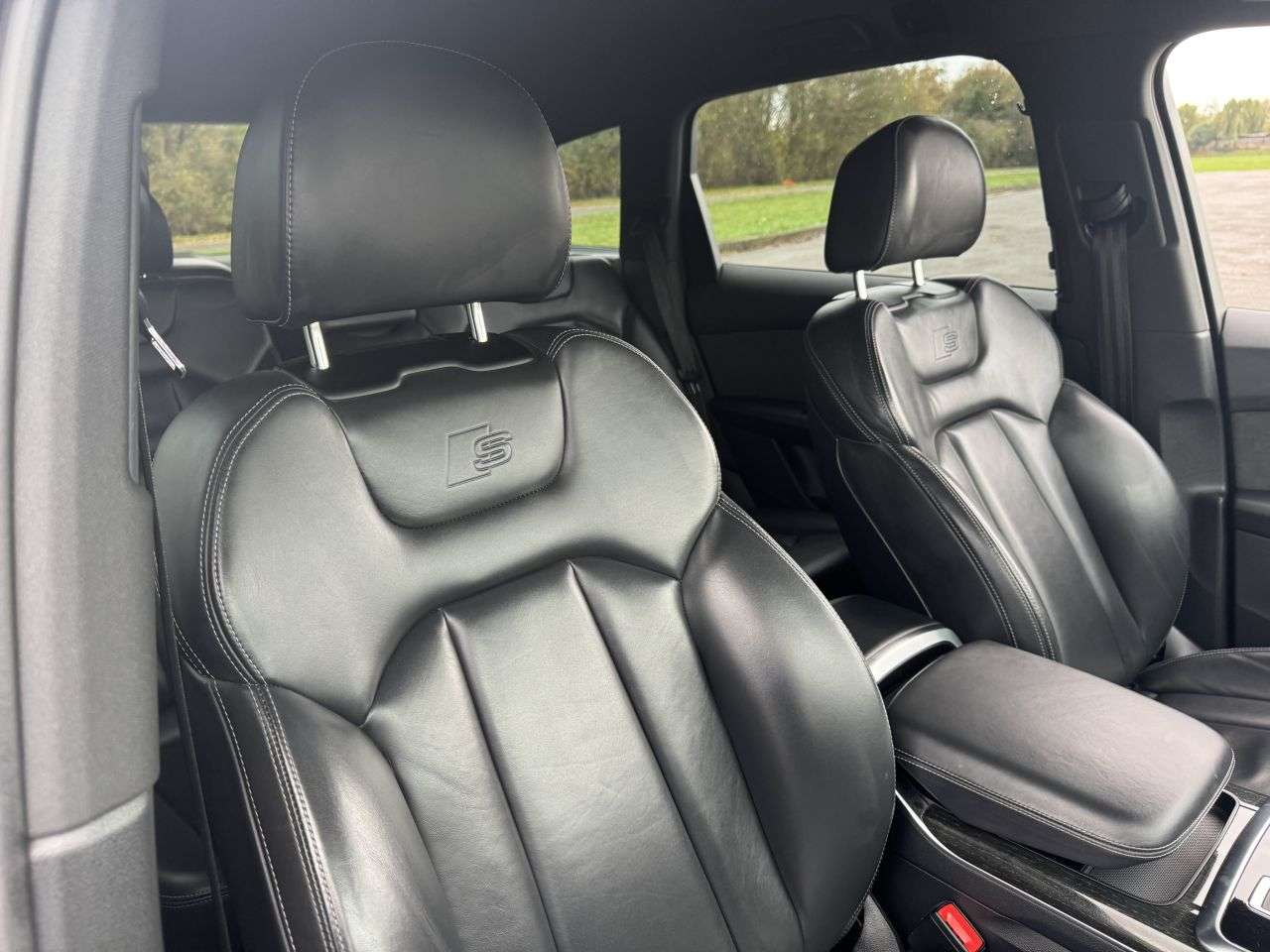 null AUDI Q7 null AUDI Q7