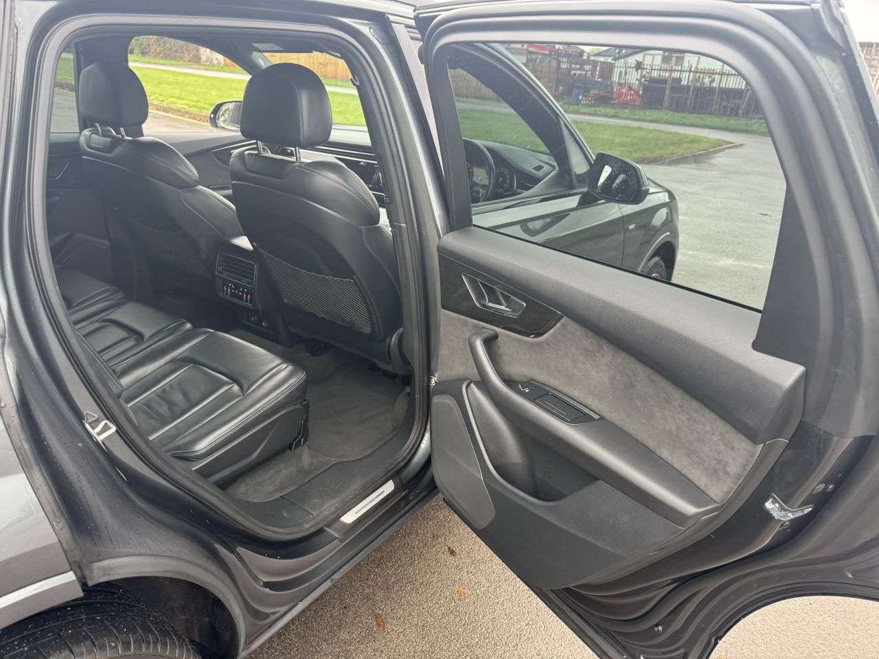 null AUDI Q7 null AUDI Q7