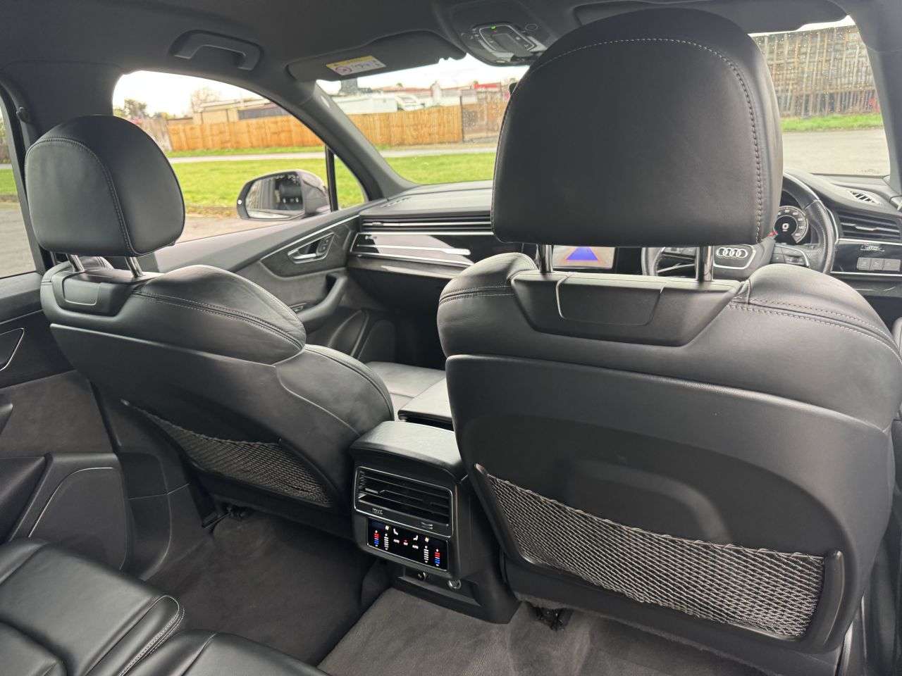 null AUDI Q7 null AUDI Q7