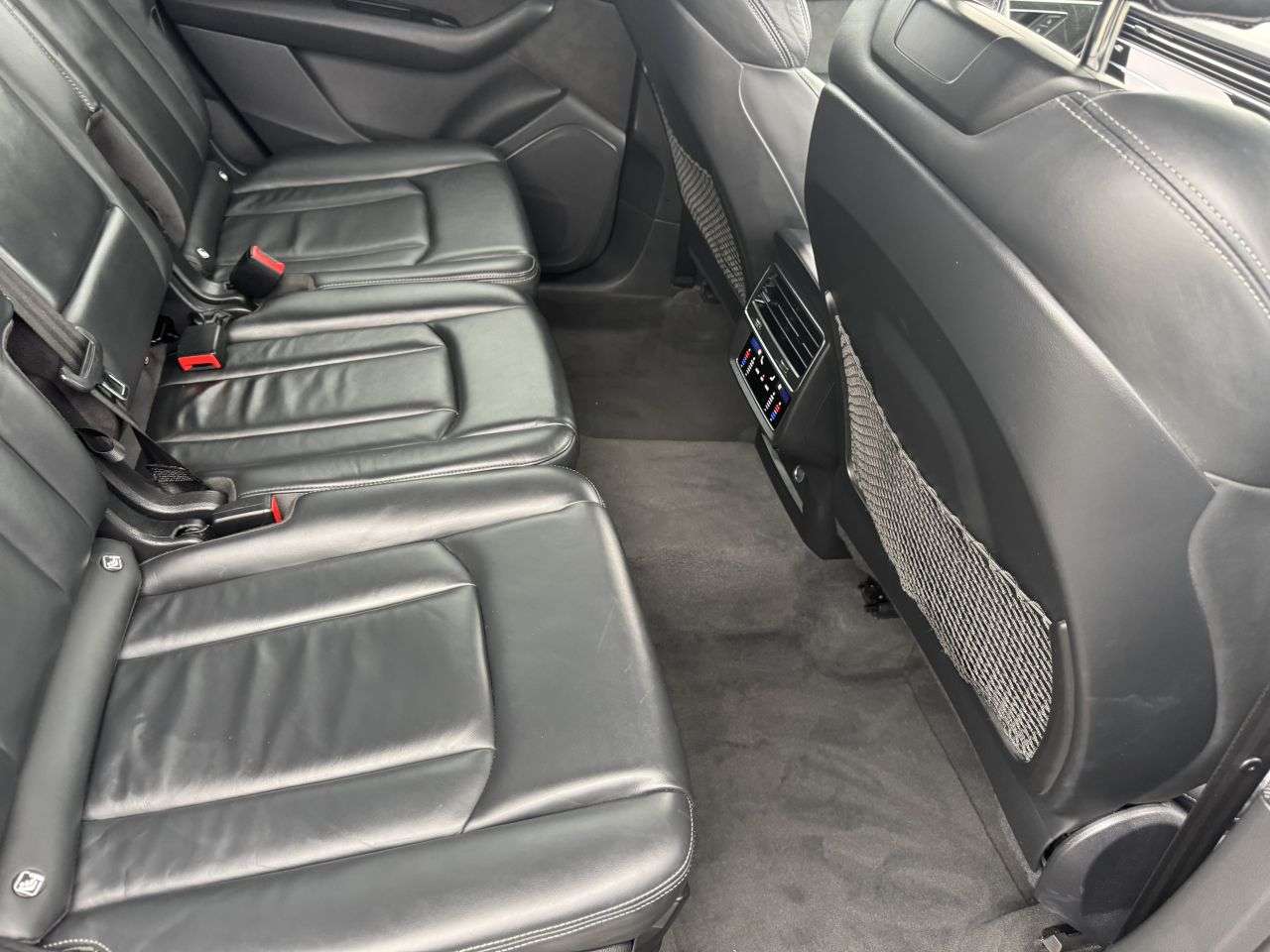 null AUDI Q7 null AUDI Q7