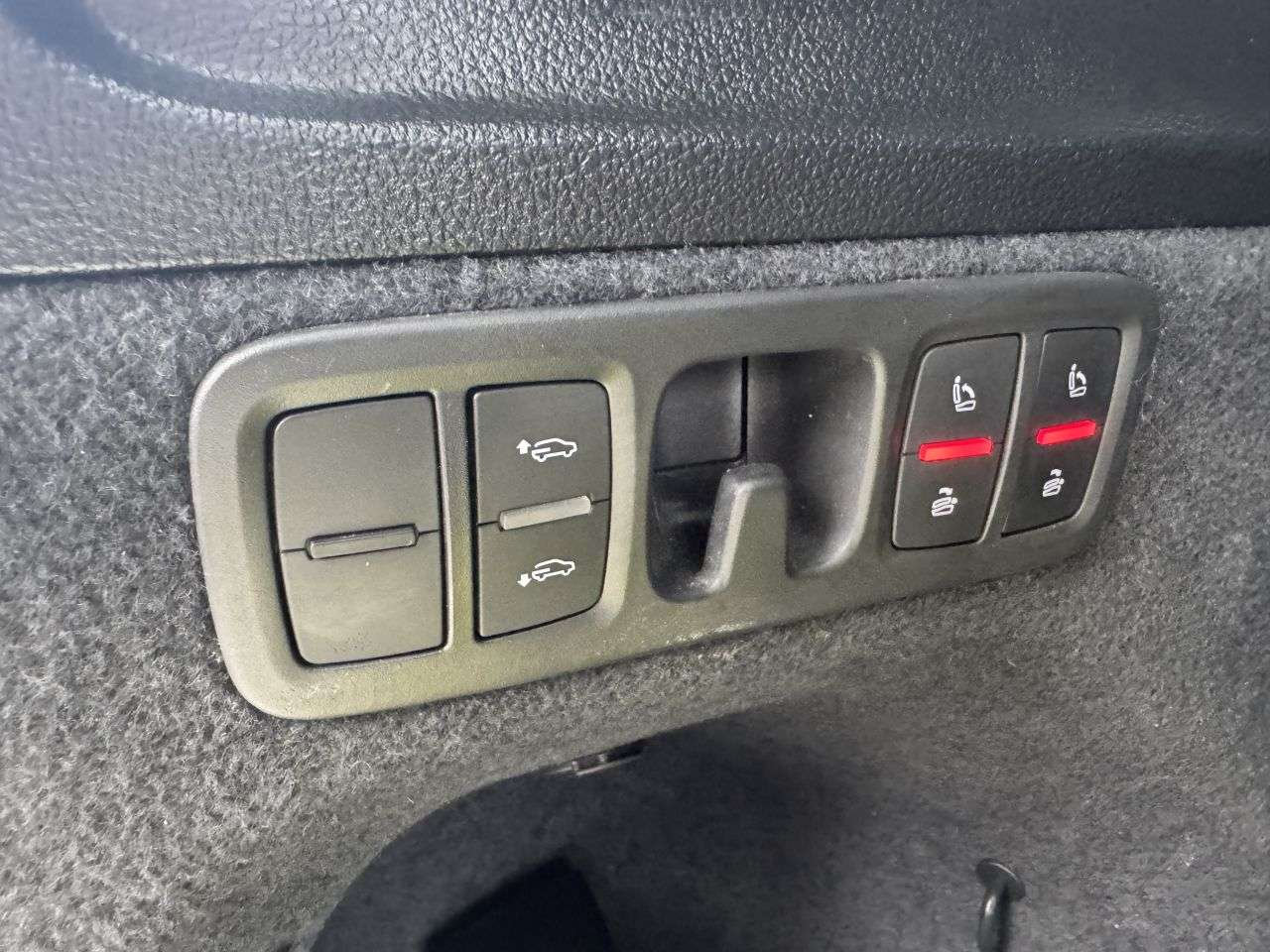 null AUDI Q7 null AUDI Q7