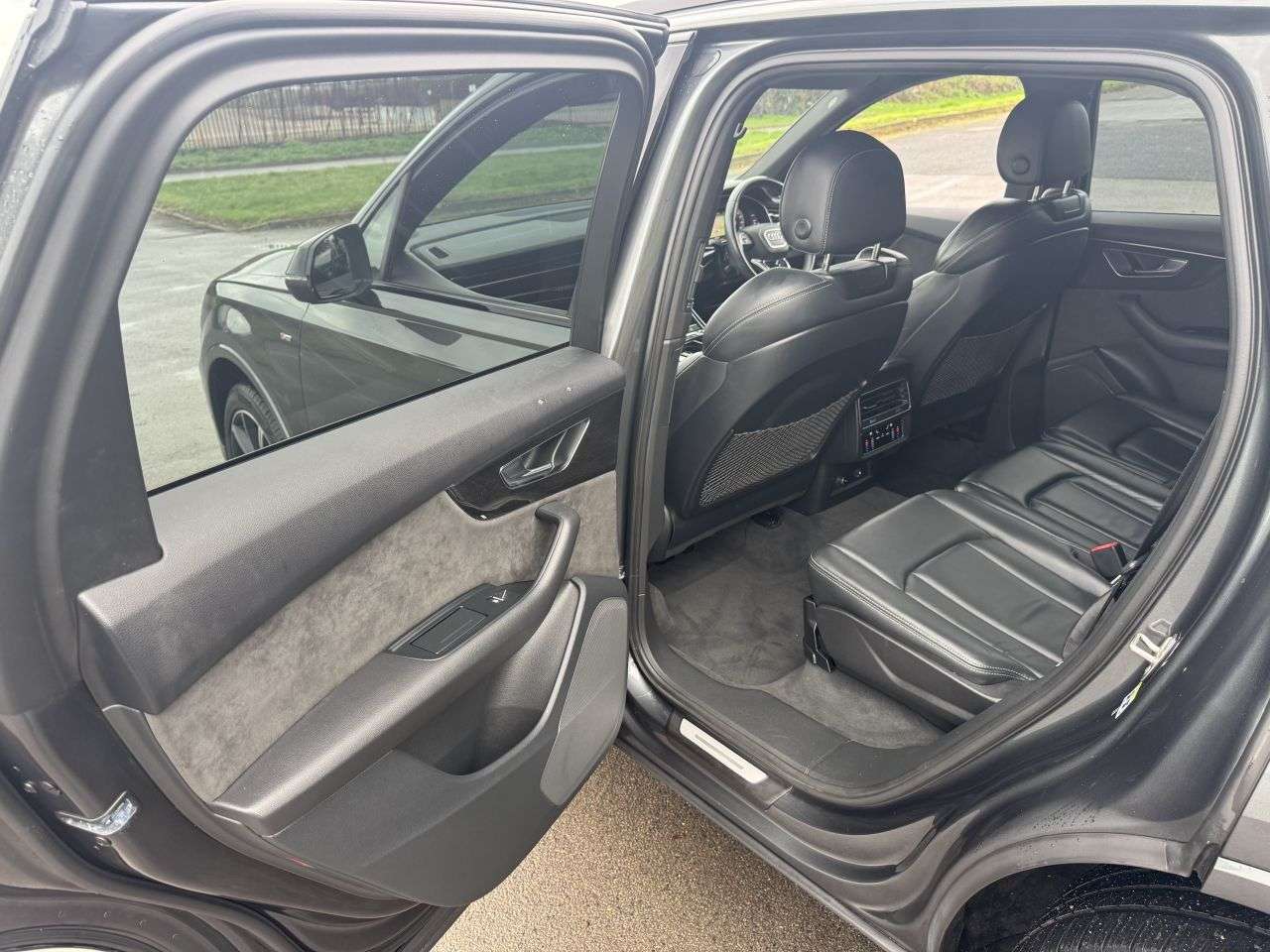 null AUDI Q7 null AUDI Q7