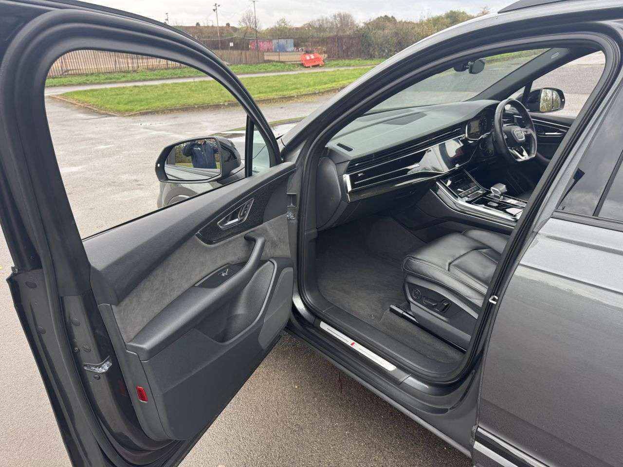 null AUDI Q7 null AUDI Q7