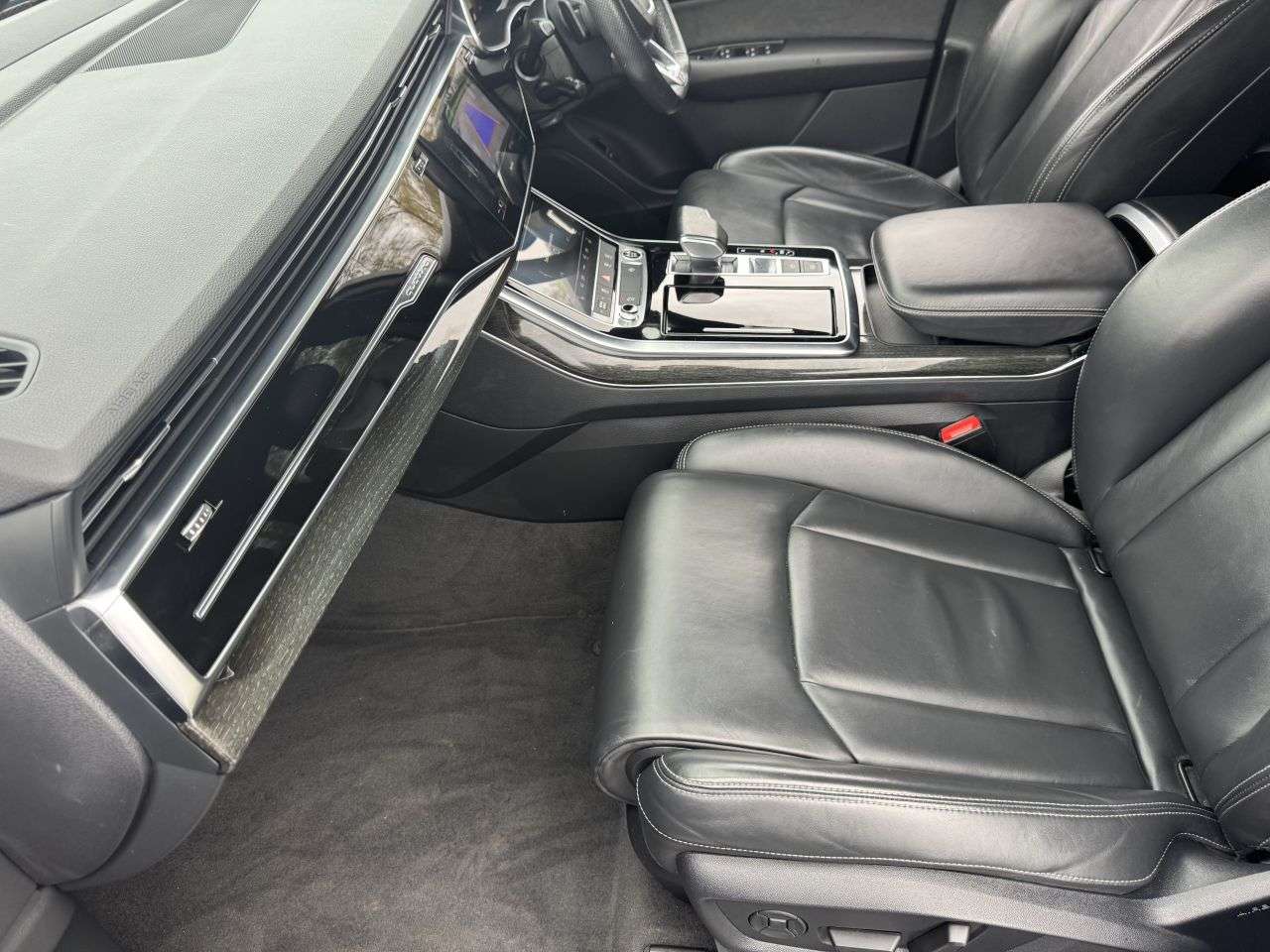 null AUDI Q7 null AUDI Q7