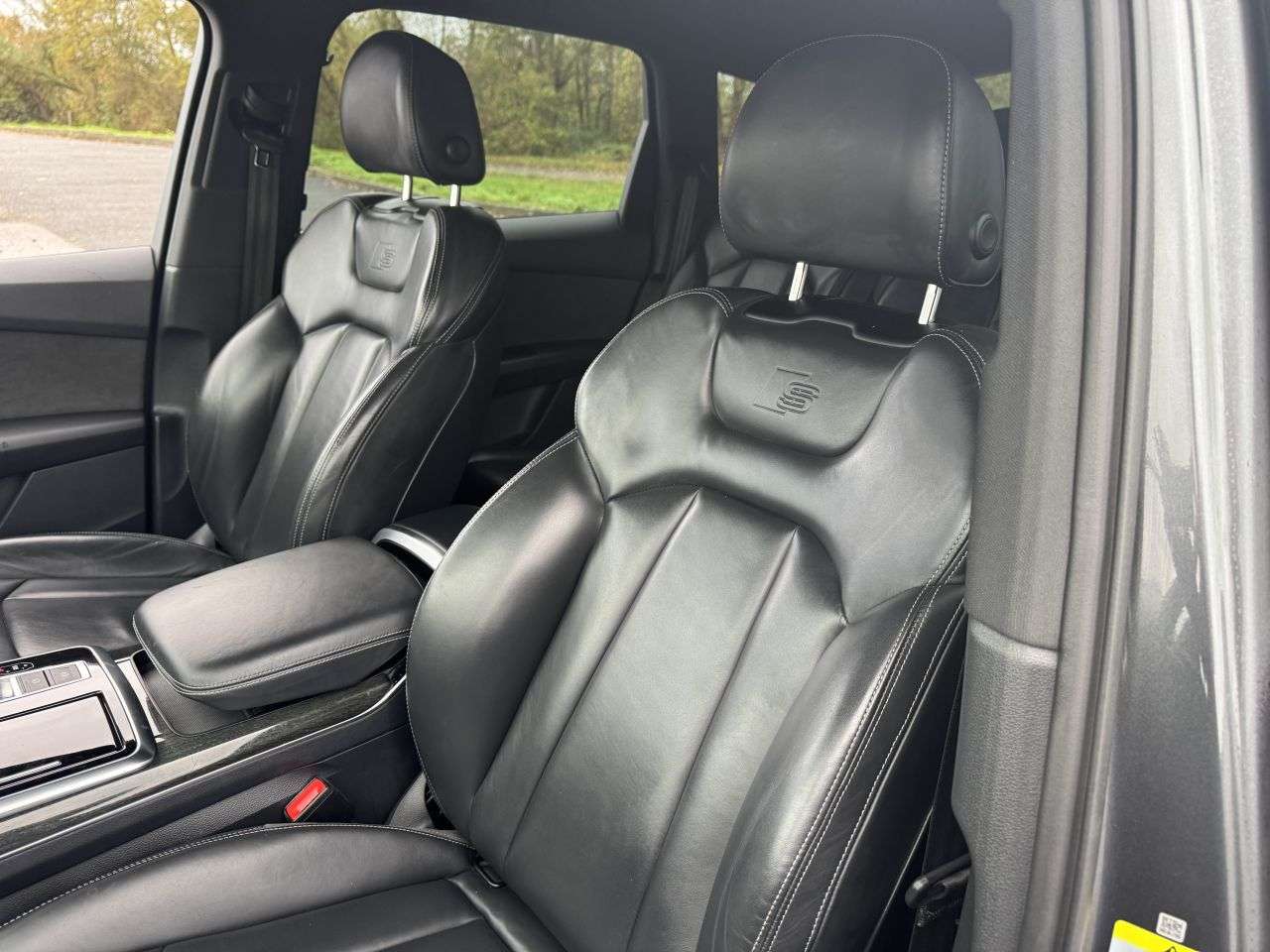 null AUDI Q7 null AUDI Q7