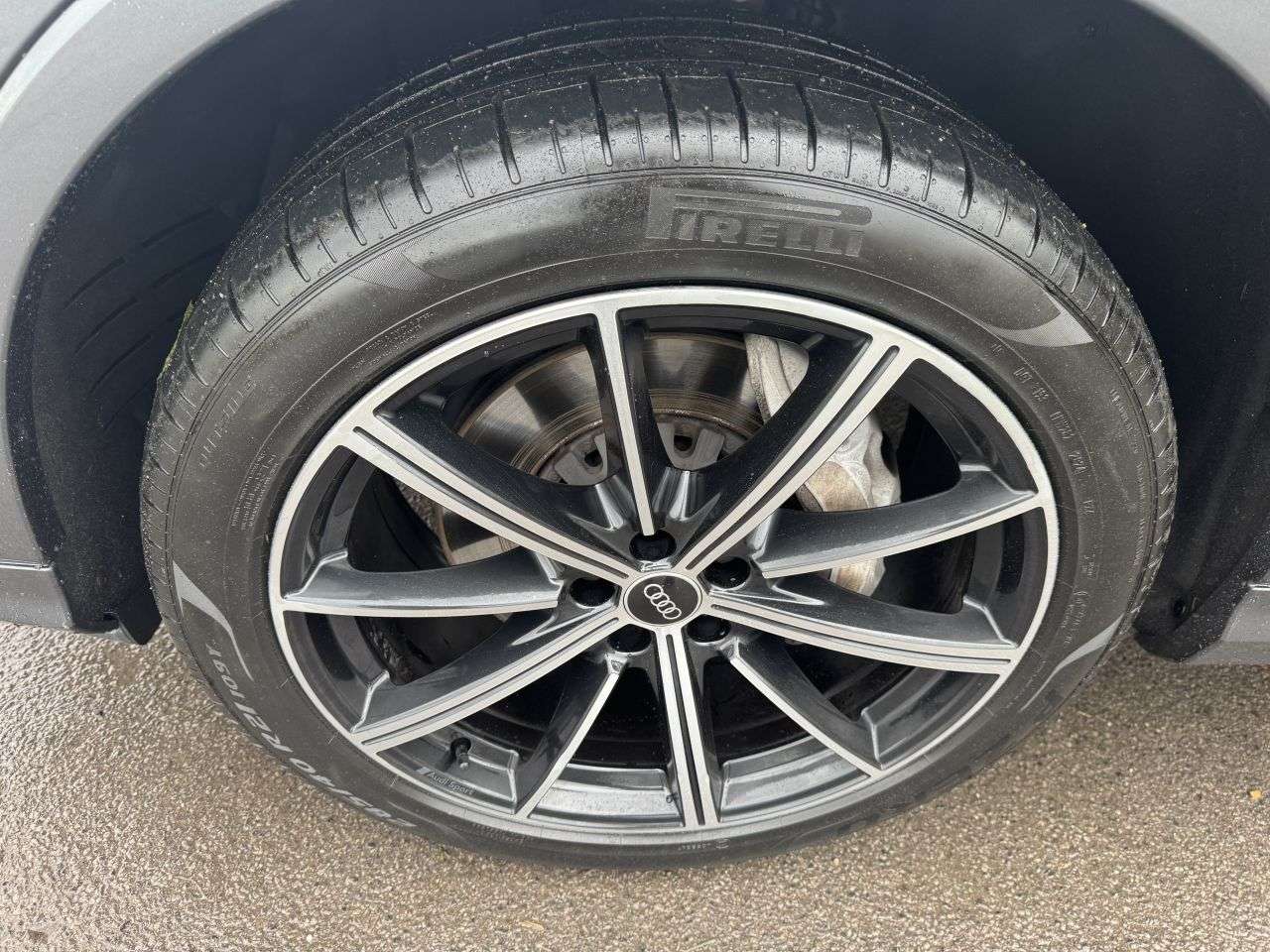 null AUDI Q7 null AUDI Q7