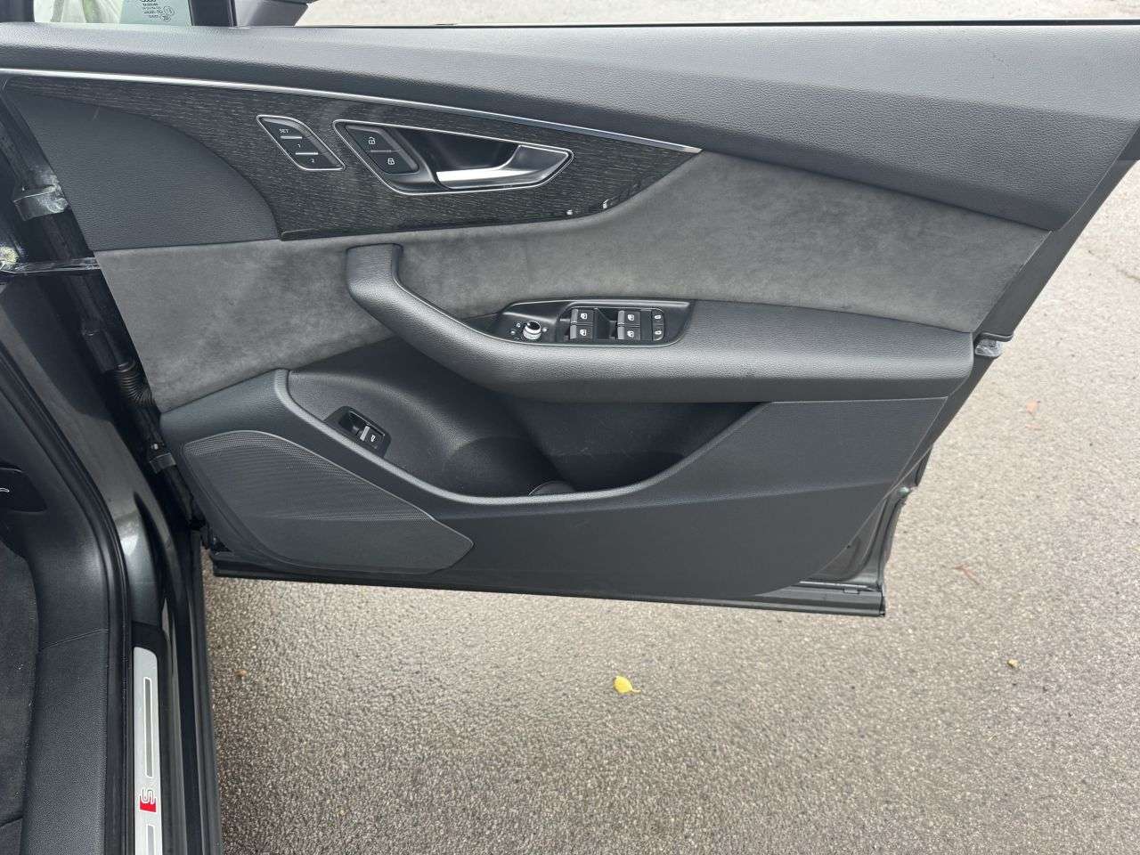 null AUDI Q7 null AUDI Q7