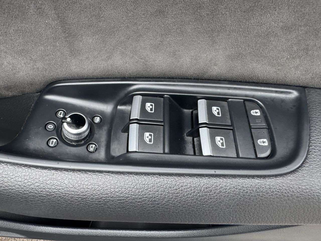 null AUDI Q7 null AUDI Q7