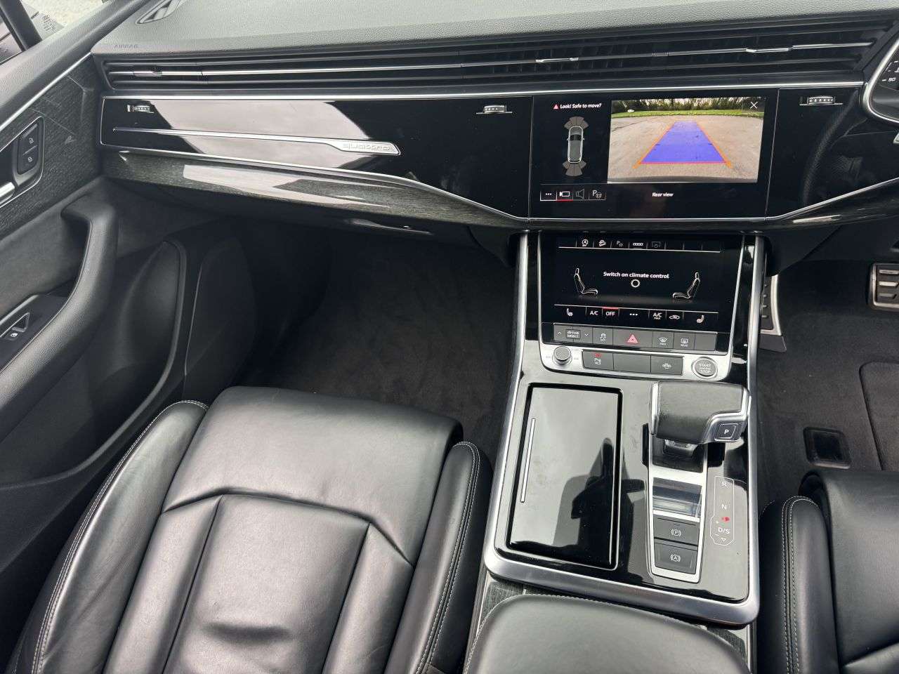 null AUDI Q7 null AUDI Q7