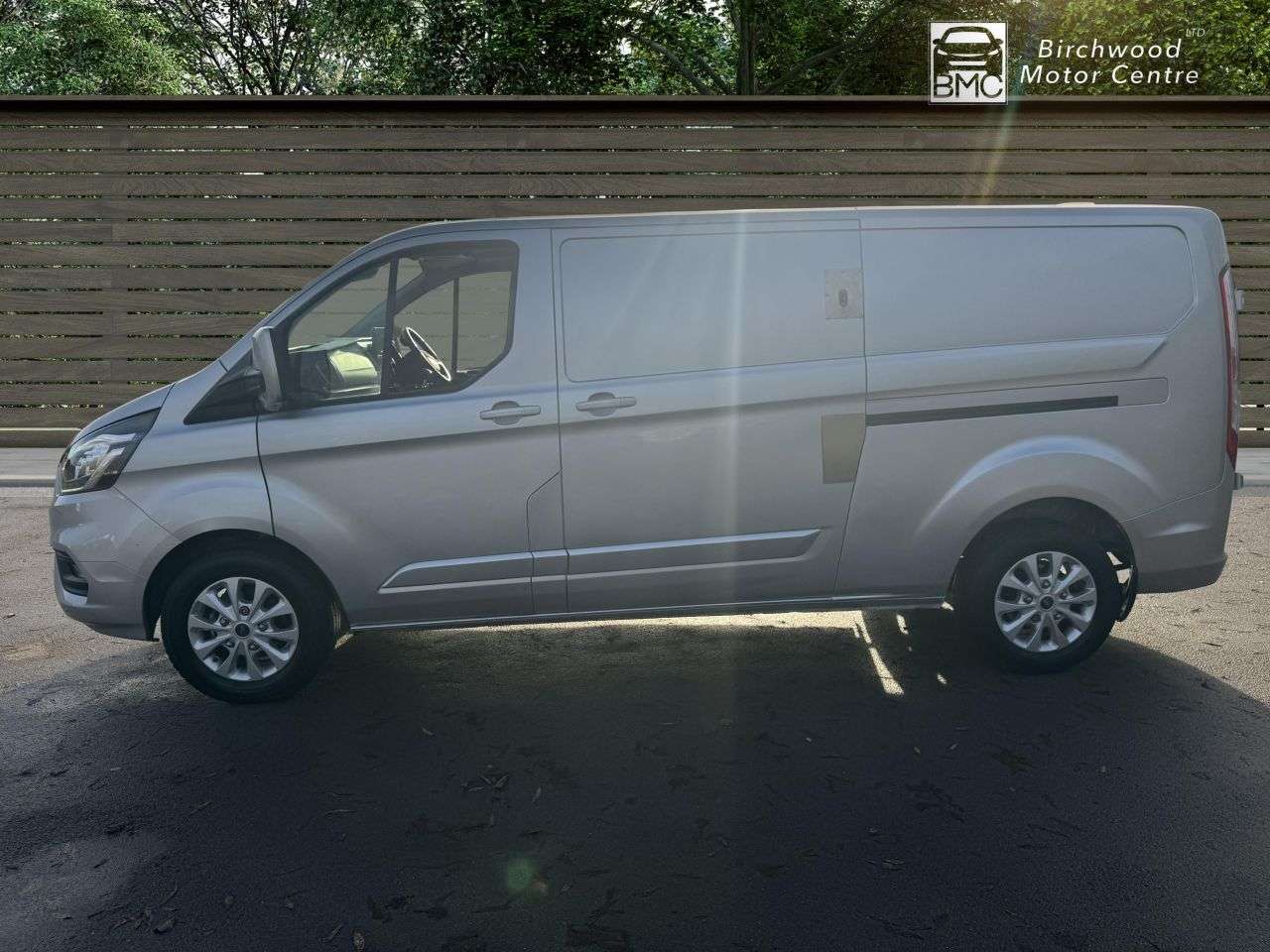 A 2021 FORD TRANSIT CUSTOM 2.0 300 EcoBlue Limited Panel Van 5dr Diesel Manual L2 H1 Euro 6 (s/s) (130 A 2021 FORD TRANSIT CUSTOM 2.0 300 EcoBlue Limited Panel Van 5dr Diesel Manual L2 H1 Euro 6 (s/s) (130