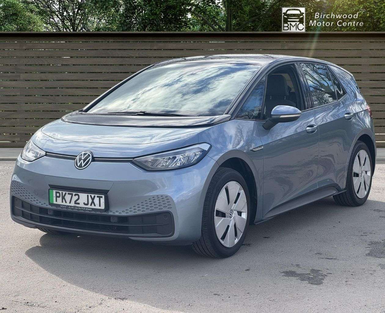 A 2022 VOLKSWAGEN ID.3 Pro 58kWh Life Hatchback 5dr Electric Auto (145 ps) FULL SERVICE HISTORY A 2022 VOLKSWAGEN ID.3 Pro 58kWh Life Hatchback 5dr Electric Auto (145 ps) FULL SERVICE HISTORY
