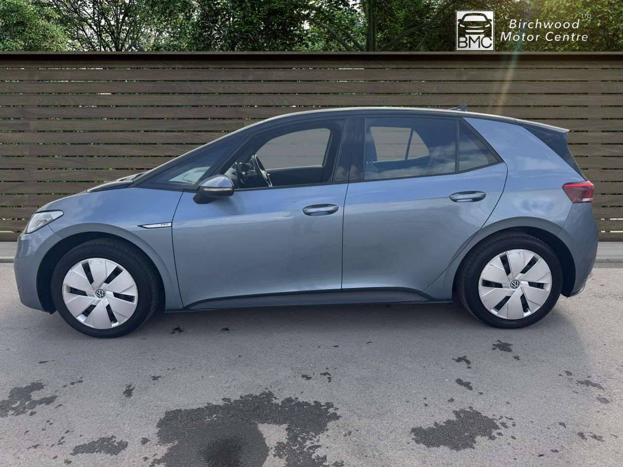A 2022 VOLKSWAGEN ID.3 Pro 58kWh Life Hatchback 5dr Electric Auto (145 ps) FULL SERVICE HISTORY A 2022 VOLKSWAGEN ID.3 Pro 58kWh Life Hatchback 5dr Electric Auto (145 ps) FULL SERVICE HISTORY