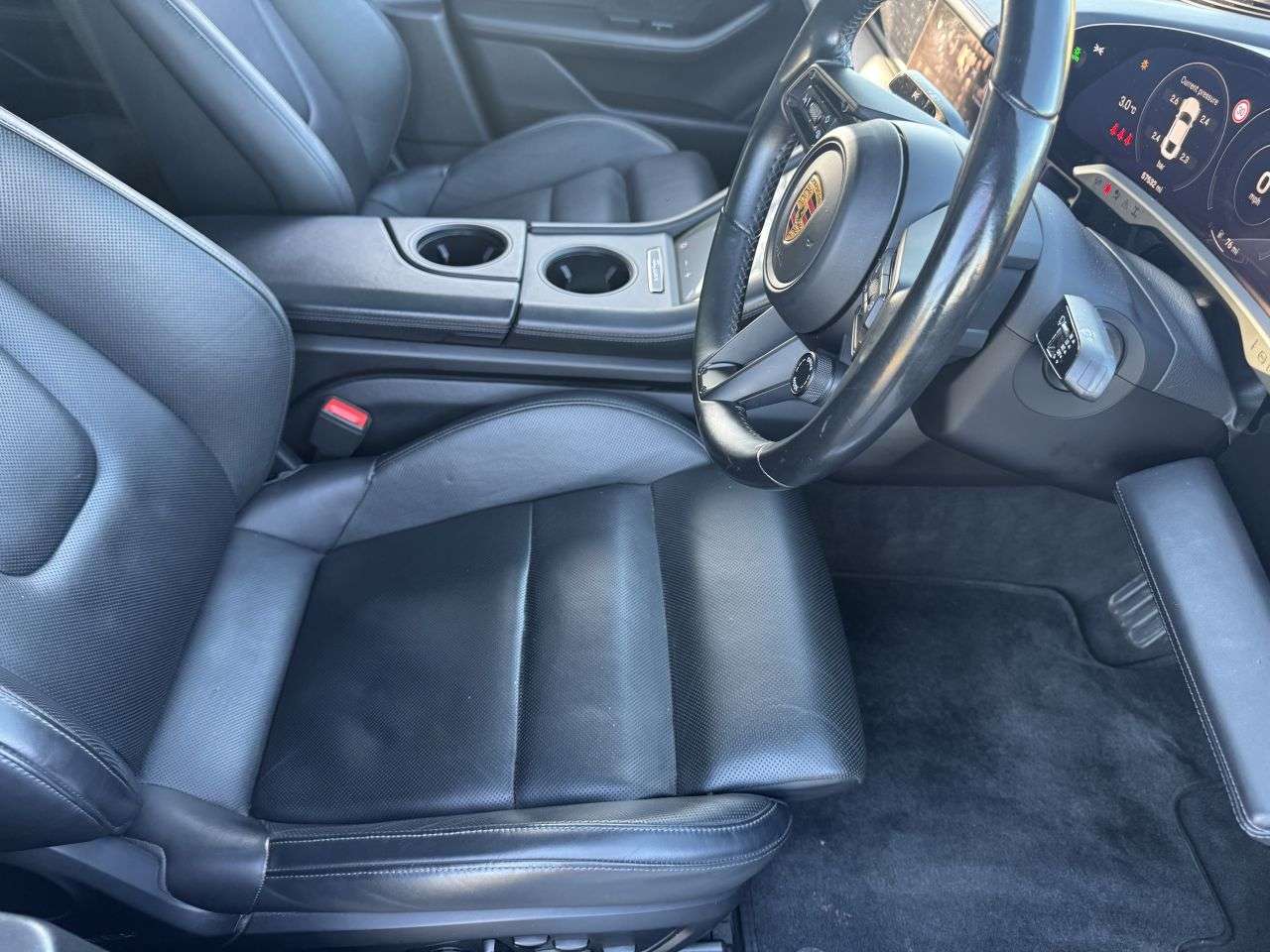 2020 PORSCHE TAYCAN 2020 PORSCHE TAYCAN