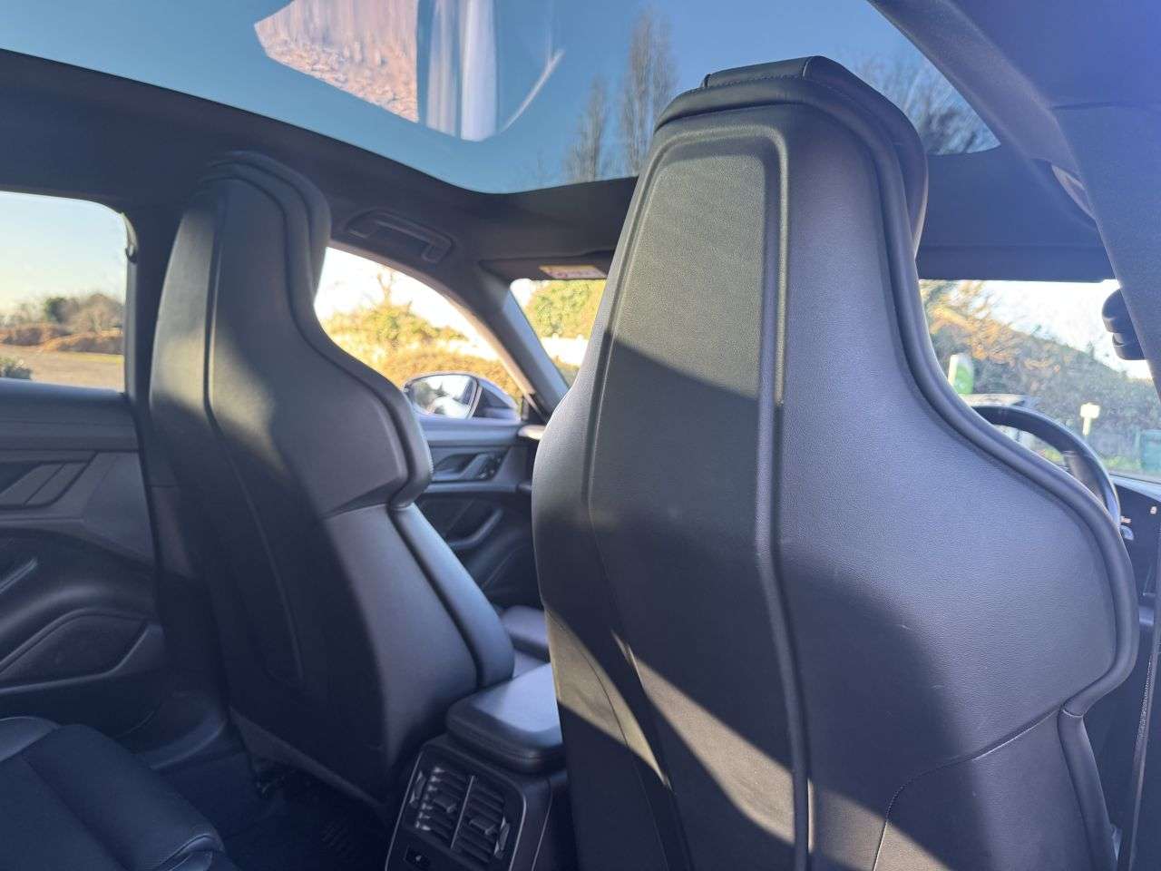 2020 PORSCHE TAYCAN 2020 PORSCHE TAYCAN