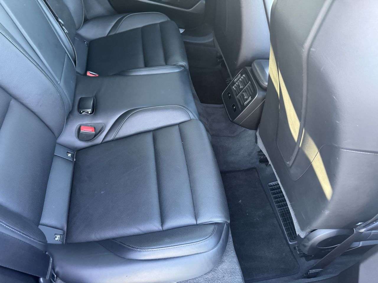 2020 PORSCHE TAYCAN 2020 PORSCHE TAYCAN