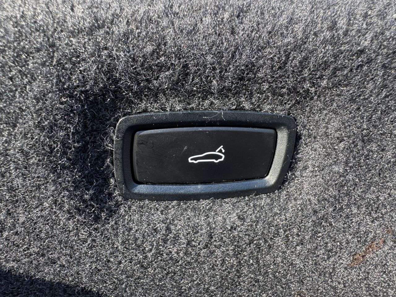 2020 PORSCHE TAYCAN 2020 PORSCHE TAYCAN