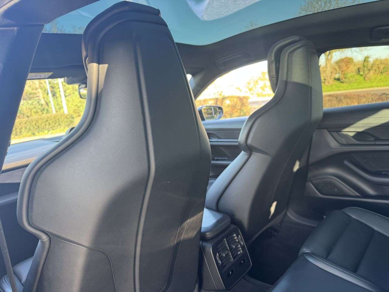 2020 PORSCHE TAYCAN 2020 PORSCHE TAYCAN