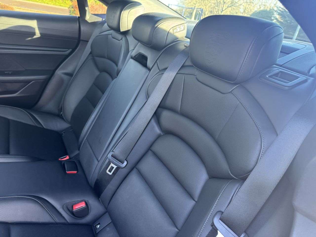 2020 PORSCHE TAYCAN 2020 PORSCHE TAYCAN