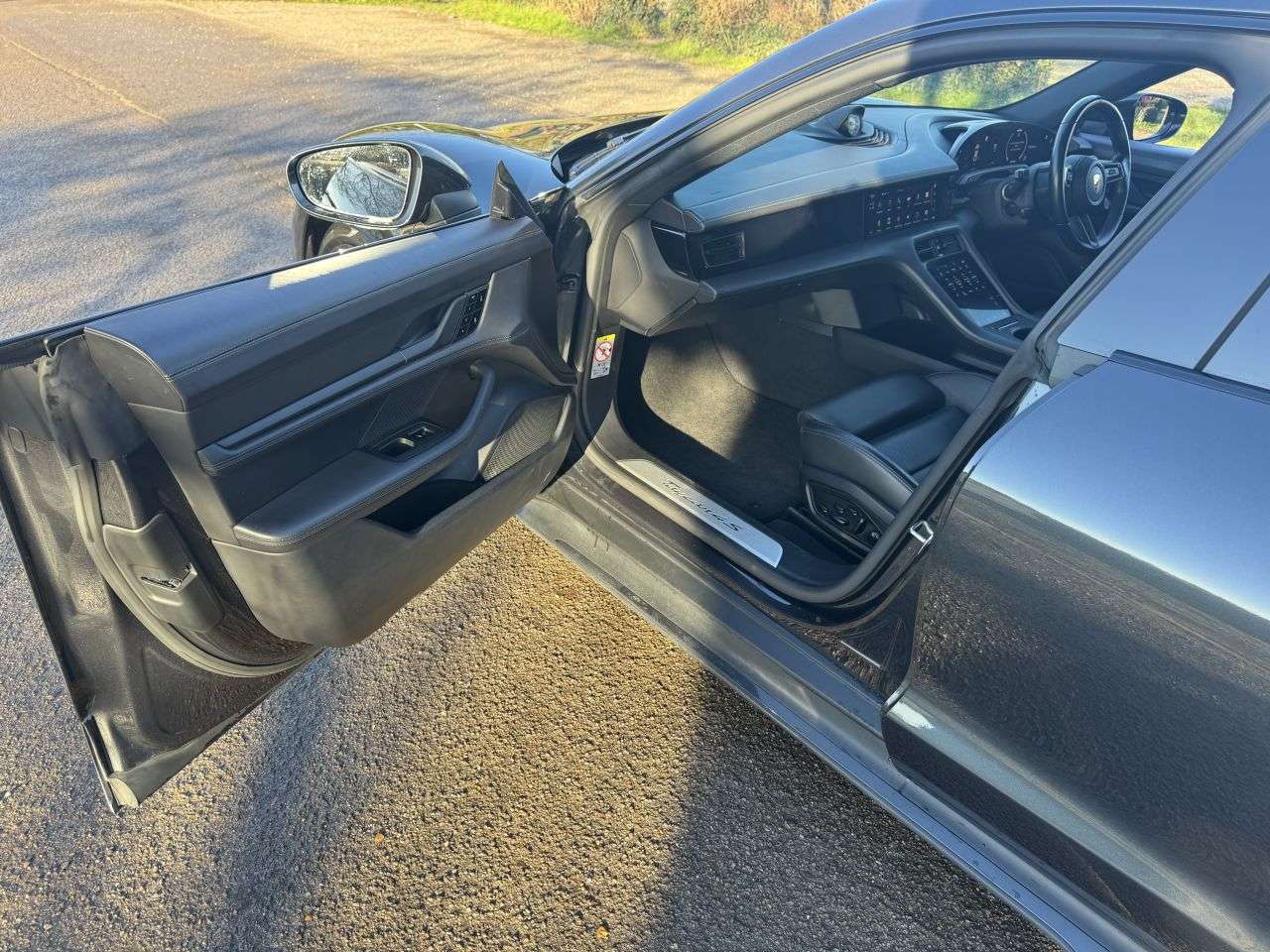 2020 PORSCHE TAYCAN 2020 PORSCHE TAYCAN